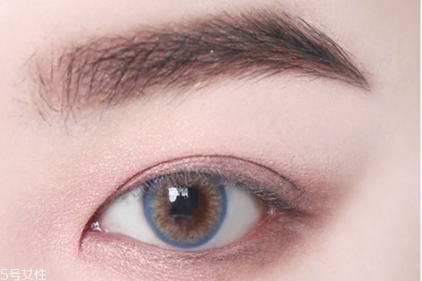 雙色眼影棒要怎么用 雙色眼影棒畫法步驟 雙色眼影棒要怎么用 雙色眼影棒畫法步驟