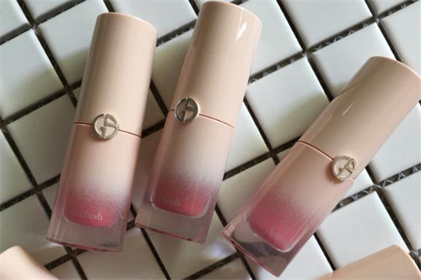 阿瑪尼粉胖丁試色 阿瑪尼春夏彩妝系列 阿瑪尼粉胖丁試色 阿瑪尼春夏彩妝系列