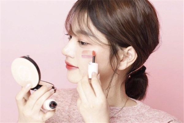 阿瑪尼粉胖丁試色 阿瑪尼春夏彩妝系列 阿瑪尼粉胖丁試色 阿瑪尼春夏彩妝系列