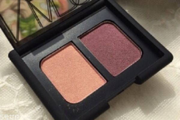 nars雙色眼影有什么顏色 nars雙色眼影畫法 nars雙色眼影有什么顏色 nars雙色眼影畫法