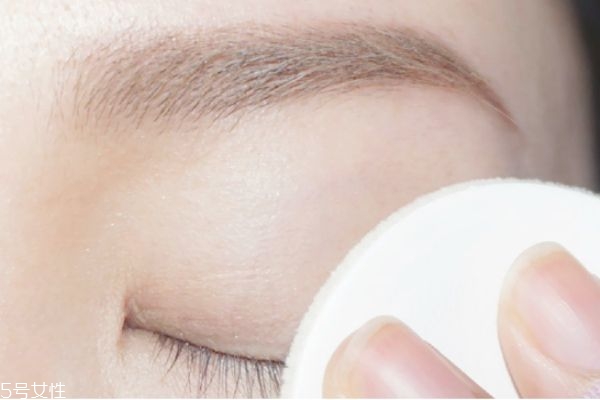 春夏浪漫約會妝教程 春夏清透日常眼妝教程 春夏浪漫約會妝教程 春夏清透日常眼妝教程