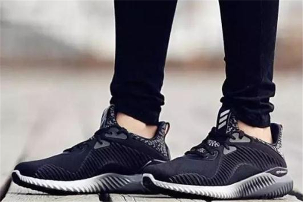 500元左右的跑鞋推薦 性價(jià)比超高