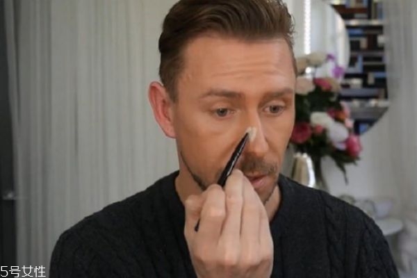 挺拔鼻子怎么畫 怎么畫鼻影顯立體 挺拔鼻子怎么畫 怎么畫鼻影顯立體