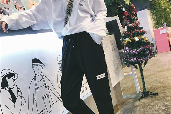 運(yùn)動褲發(fā)黃怎么清洗 黃漬去除小技巧