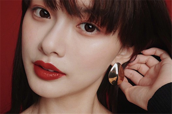 雅詩(shī)蘭黛金管305口紅多少錢 升級(jí)金管口紅