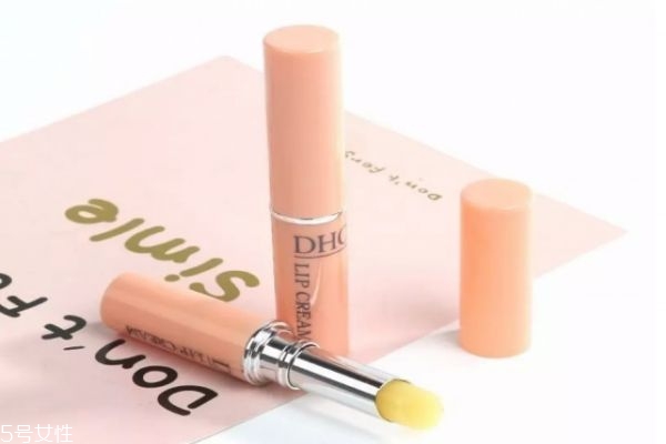 潤(rùn)唇膏哪個(gè)好用 無(wú)色潤(rùn)唇膏有哪些 潤(rùn)唇膏哪個(gè)好用 無(wú)色潤(rùn)唇膏有哪些