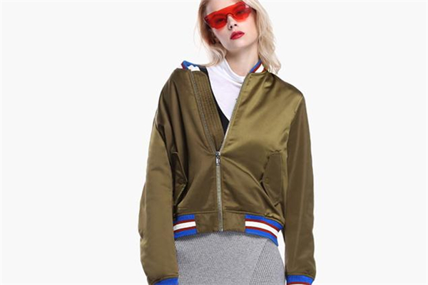 棒球服和夾克的區(qū)別 這樣分清楚 棒球服和夾克的區(qū)別 這樣分清楚