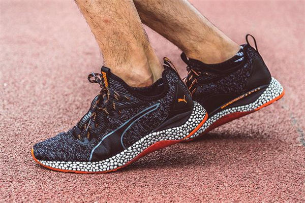 彪馬hybrid和阿迪達(dá)斯boost哪個(gè)好 頂級(jí)緩震科技 彪馬hybrid和阿迪達(dá)斯boost哪個(gè)好 頂級(jí)緩震科技