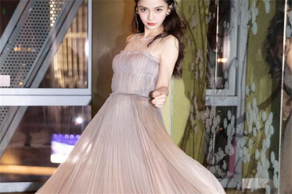 紗裙上的油漬怎么去掉 采用特殊溶劑 紗裙上的油漬怎么去掉 采用特殊溶劑