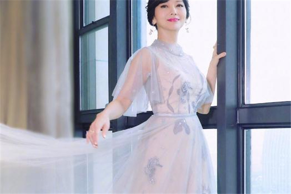 紗裙上的油漬怎么去掉 采用特殊溶劑 紗裙上的油漬怎么去掉 采用特殊溶劑