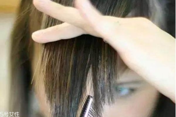 法式劉海怎么卷 法式劉海怎么打理 法式劉海怎么卷 法式劉海怎么打理