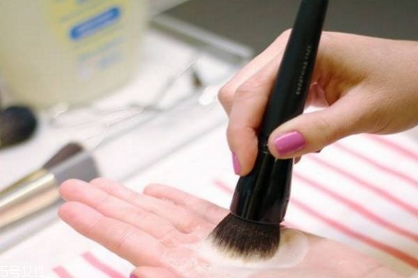化妝工具如何清洗 怎么洗化妝工具 化妝工具如何清洗 怎么洗化妝工具