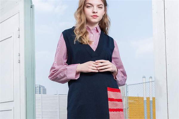 藏青色是什么顏色 沉穩(wěn)又氣質(zhì) 藏青色是什么顏色 沉穩(wěn)又氣質(zhì)