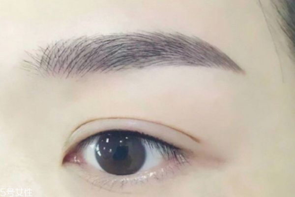 水霧眉跟粉黛眉有什么區(qū)別 霧狀眉化妝教程 水霧眉跟粉黛眉有什么區(qū)別 霧狀眉化妝教程