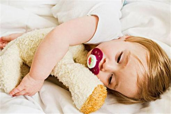 寶寶幾歲適合學(xué)習(xí)背誦古詩 寶寶幾歲適合學(xué)習(xí)背誦古詩