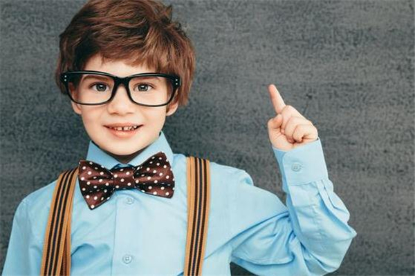 怎樣從小保護(hù)幼兒眼睛避免近視 怎樣從小保護(hù)幼兒眼睛避免近視