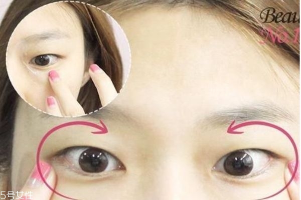 眼霜按摩手法 教你正確使用眼霜 眼霜按摩手法 教你正確使用眼霜