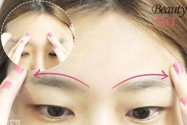 眼霜按摩手法 教你正確使用眼霜 眼霜按摩手法 教你正確使用眼霜