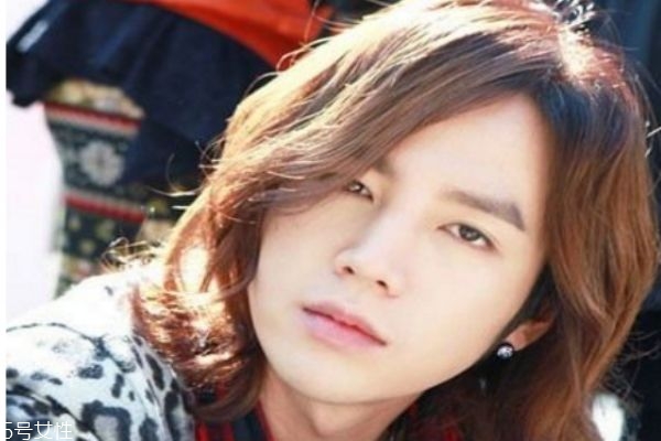 男生長發(fā)發(fā)型有哪些 男生留長發(fā)有幾種發(fā)型 男生長發(fā)發(fā)型有哪些 男生留長發(fā)有幾種發(fā)型