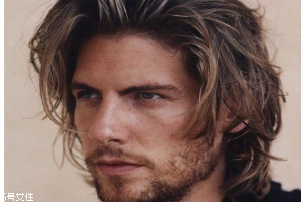 男生長發(fā)發(fā)型有哪些 男生留長發(fā)有幾種發(fā)型 男生長發(fā)發(fā)型有哪些 男生留長發(fā)有幾種發(fā)型