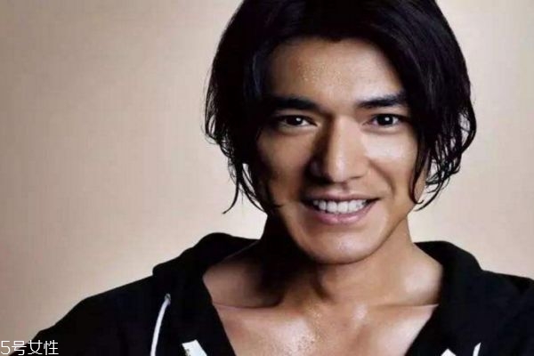 男生長發(fā)發(fā)型有哪些 男生留長發(fā)有幾種發(fā)型 男生長發(fā)發(fā)型有哪些 男生留長發(fā)有幾種發(fā)型