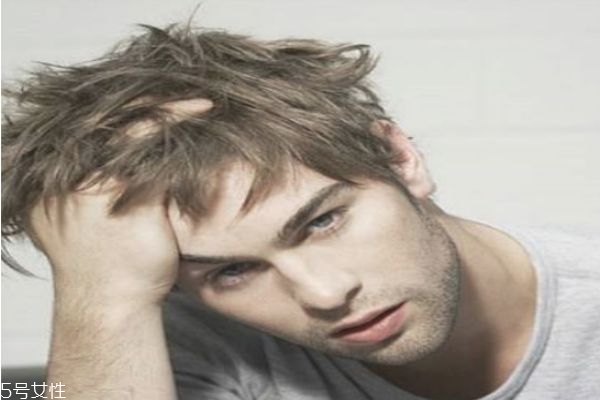 男生臉大適合什么發(fā)型 頭大臉大男生發(fā)型圖片 男生臉大適合什么發(fā)型 頭大臉大男生發(fā)型圖片