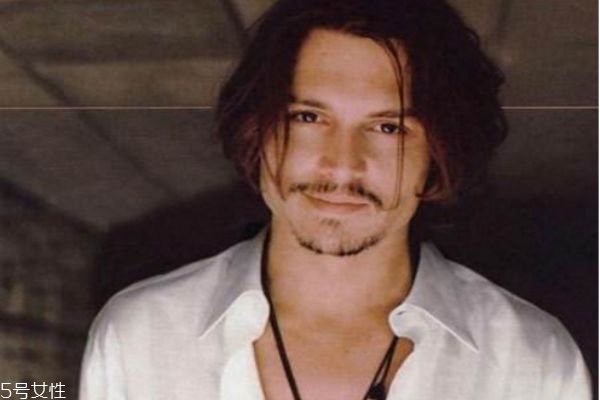 男生長發(fā)發(fā)型有哪些 男生留長發(fā)有幾種發(fā)型 男生長發(fā)發(fā)型有哪些 男生留長發(fā)有幾種發(fā)型