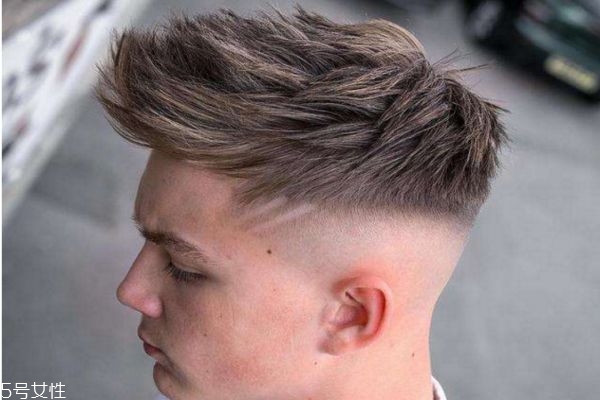 男生臉大適合什么發(fā)型 頭大臉大男生發(fā)型圖片 男生臉大適合什么發(fā)型 頭大臉大男生發(fā)型圖片