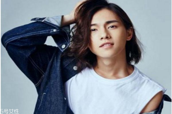 男生長發(fā)發(fā)型有哪些 男生留長發(fā)有幾種發(fā)型 男生長發(fā)發(fā)型有哪些 男生留長發(fā)有幾種發(fā)型