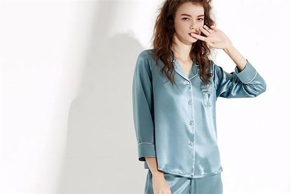 真絲睡衣起球正常嗎 看起球嚴重程度 真絲睡衣起球正常嗎 看起球嚴重程度