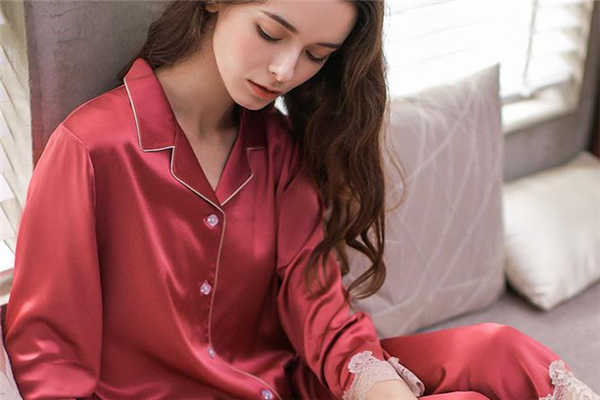 真絲睡衣容易皺怎么辦 是正?，F(xiàn)象