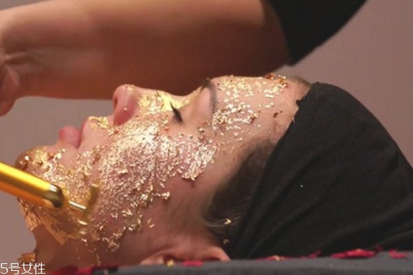 金箔能被皮膚吸收嗎 金箔面膜功效與作用 金箔能被皮膚吸收嗎 金箔面膜功效與作用