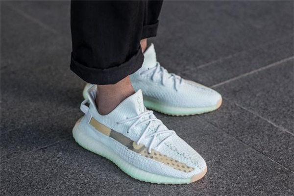 yeezy 350 v2 hyperspace測評 上腳效果驚人 yeezy 350 v2 hyperspace測評 上腳效果驚人