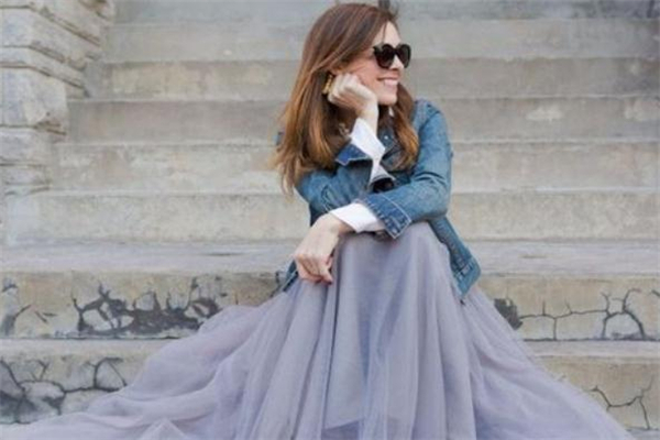 紗裙搭配什么外套好看 早春出游穿搭指南 紗裙搭配什么外套好看 早春出游穿搭指南