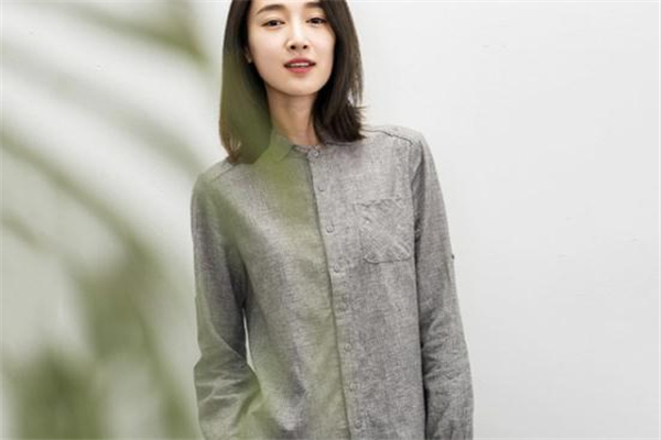 灰色衣服配什么顏色好看 經(jīng)典百搭色系 灰色衣服配什么顏色好看 經(jīng)典百搭色系