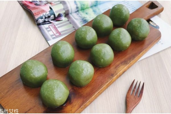 青團(tuán)為什么是青色的 青團(tuán)是哪里的特產(chǎn) 青團(tuán)為什么是青色的 青團(tuán)是哪里的特產(chǎn)