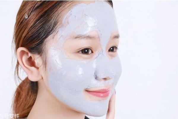 泥膜外層還能貼面膜嗎 把面膜敷在泥膜上好嗎 泥膜外層還能貼面膜嗎 把面膜敷在泥膜上好嗎