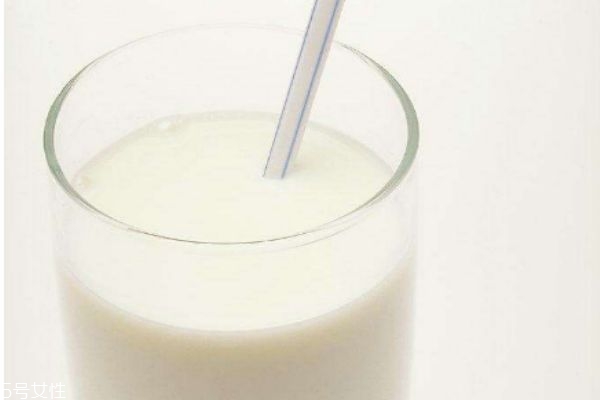 什么牛奶可以做面膜 牛奶香蕉面膜注意事項(xiàng) 什么牛奶可以做面膜 牛奶香蕉面膜注意事項(xiàng)