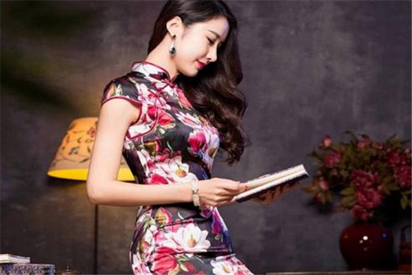 旗袍適合什么身材的人穿 這幾類人更合適 旗袍適合什么身材的人穿 這幾類人更合適