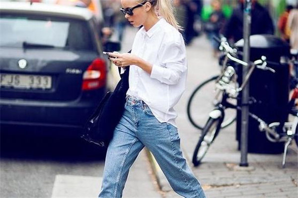 mom jeans是蘿卜褲嗎 mom jeans和蘿卜褲的區(qū)別 mom jeans是蘿卜褲嗎 mom jeans和蘿卜褲的區(qū)別