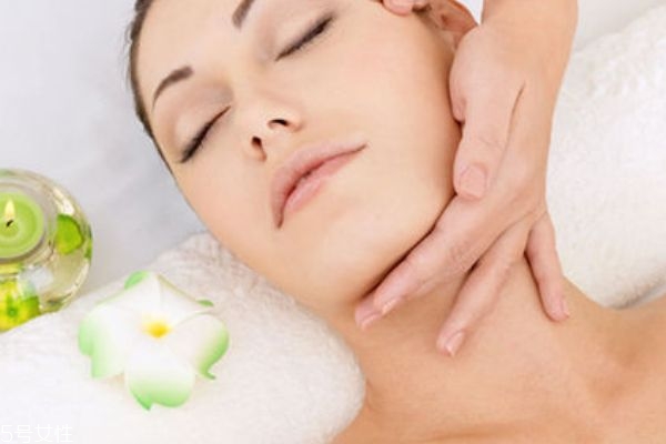 灌膚自己在家怎么做 三步教你在家也能灌膚 灌膚自己在家怎么做 三步教你在家也能灌膚