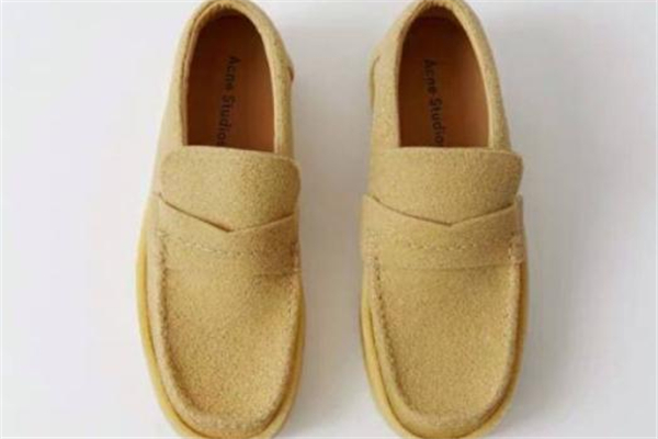 海綿豆豆鞋是什么牌子 看不懂的時尚 海綿豆豆鞋是什么牌子 看不懂的時尚