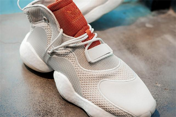 阿迪達(dá)斯byw什么意思 阿迪達(dá)斯天足籃球鞋測評 阿迪達(dá)斯byw什么意思 阿迪達(dá)斯天足籃球鞋測評