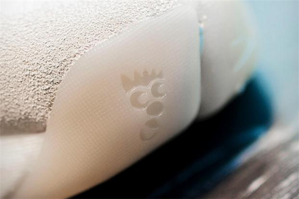 阿迪達(dá)斯byw什么意思 阿迪達(dá)斯天足籃球鞋測評 阿迪達(dá)斯byw什么意思 阿迪達(dá)斯天足籃球鞋測評