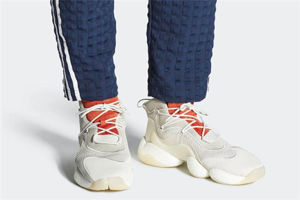 阿迪達(dá)斯byw什么意思 阿迪達(dá)斯天足籃球鞋測評 阿迪達(dá)斯byw什么意思 阿迪達(dá)斯天足籃球鞋測評