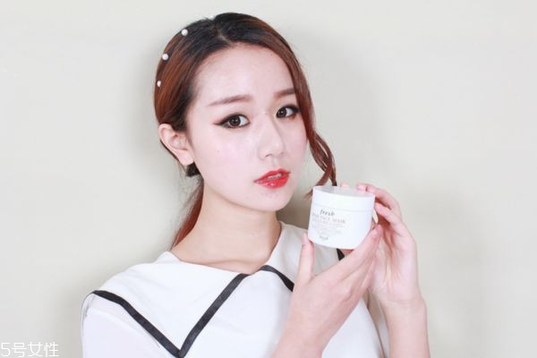 論保濕對(duì)肌膚的重要性 論保濕對(duì)肌膚的重要性