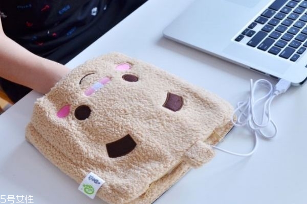 冬天玩電腦手冷怎么辦 冬天玩電腦手冷怎么辦