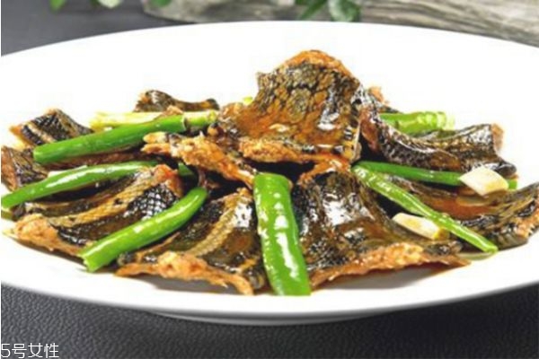 孕婦可以吃蛇肉嗎 孕期準(zhǔn)媽媽飲食禁忌注意事項(xiàng) 孕婦可以吃蛇肉嗎 孕期準(zhǔn)媽媽飲食禁忌注意事項(xiàng)