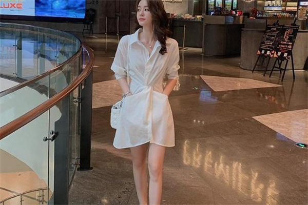 肩寬的女生穿什么裙子好看 謹(jǐn)記三大法則 肩寬的女生穿什么裙子好看 謹(jǐn)記三大法則