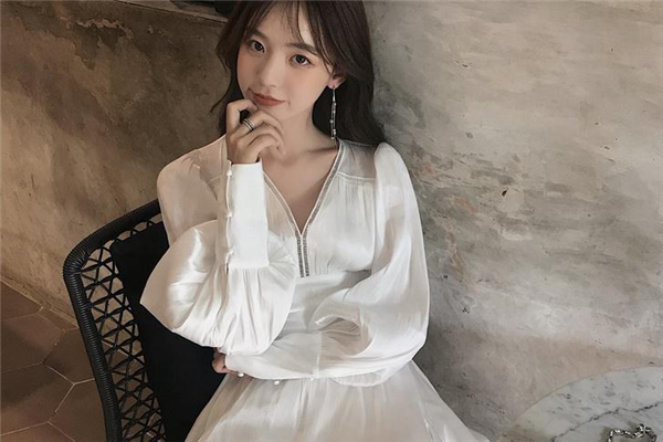 肩寬的女生穿什么裙子好看 謹(jǐn)記三大法則 肩寬的女生穿什么裙子好看 謹(jǐn)記三大法則